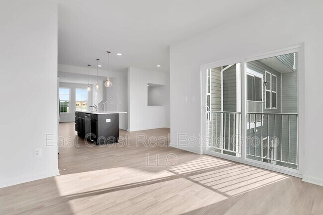 Building Photo - 153 Charterhouse St