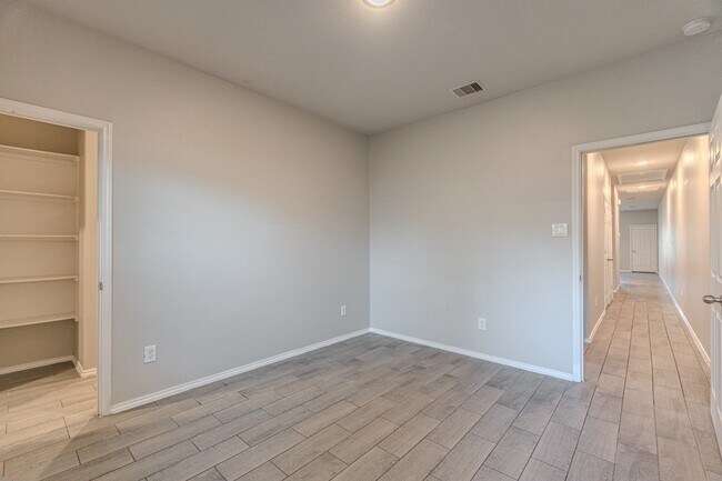 Building Photo - 402 Avenue H