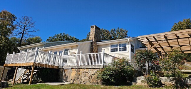 Building Photo - Stunning River & Mountain Views in South Pittsburg, Tennessee