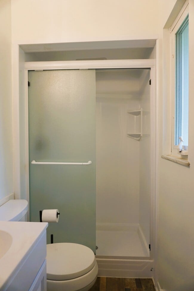 Primary bathroom - 2917 North Star Rd