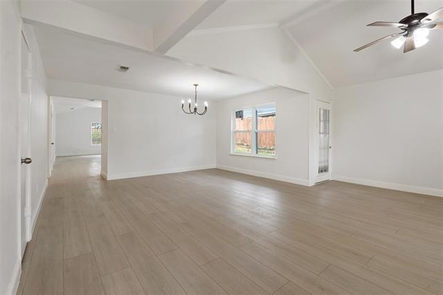 Building Photo - 2024 Oakmeadow St