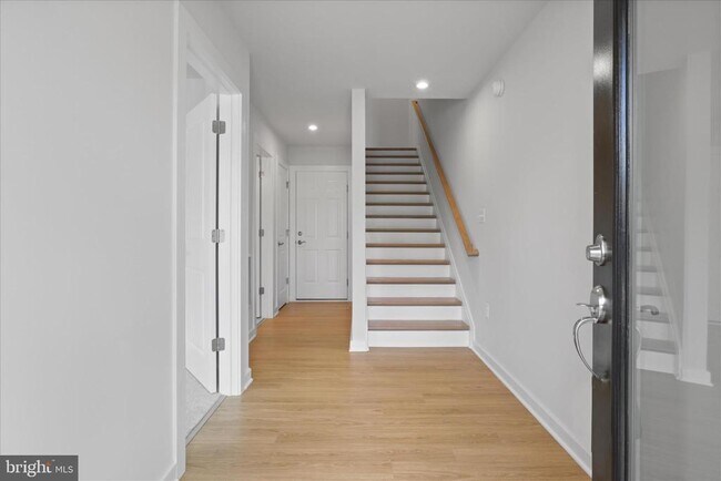 Building Photo - 208 Chianti Ter SE