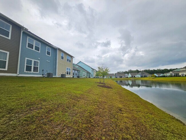 Building Photo - Belle Harbour @ Market Common