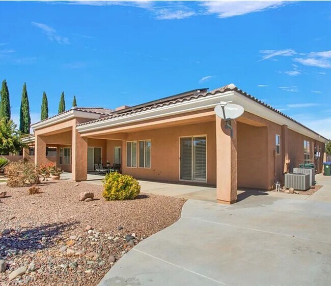 Building Photo - STUNNING STONEBROOK ESTATES HOME
