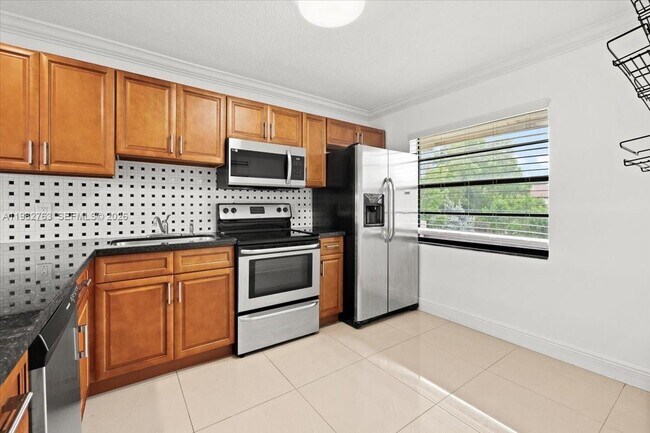 Building Photo - 7944 Eastlake Dr