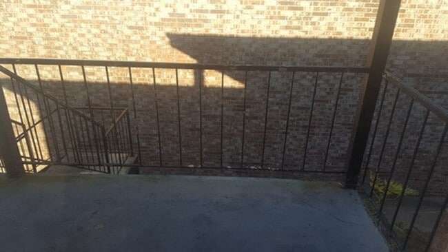 Building Photo - Grove Park One bedroom condo