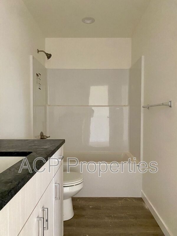 Building Photo - 1318 Bradley Ct