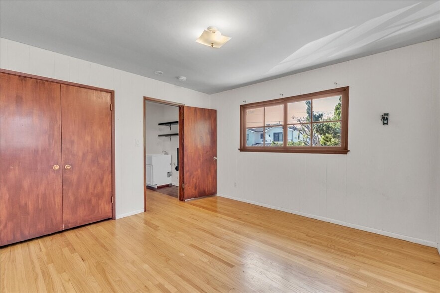 Building Photo - 16553 Hartsook St