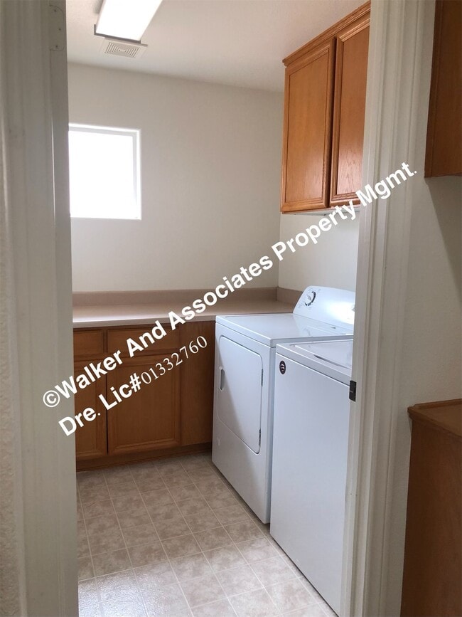 Building Photo - 2235 Cordoban Ln