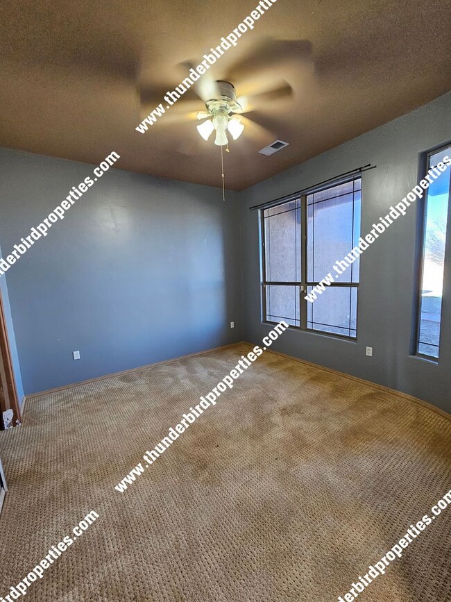 Building Photo - 4 bedrooms, 3 baths, single  story  on  We...