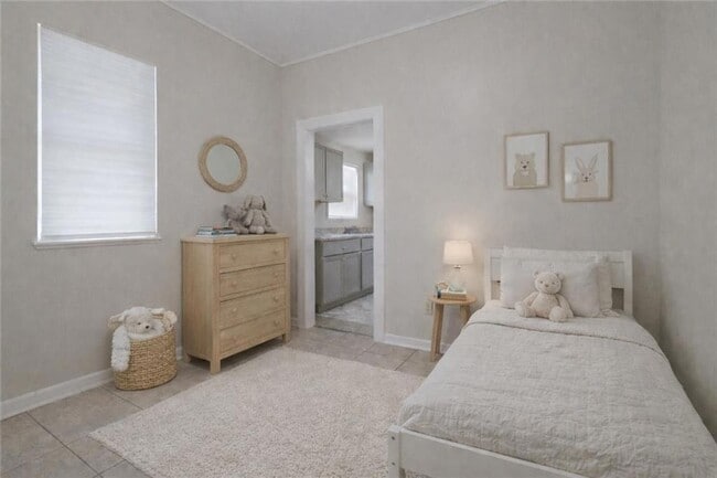 Building Photo - 2215 N Galvez St