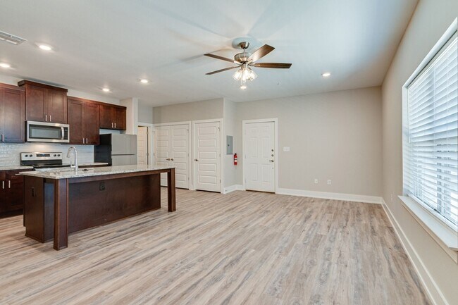 Building Photo - 115 W Jones St