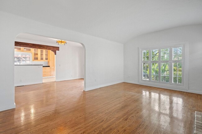 Building Photo - 4044 Huron Ave