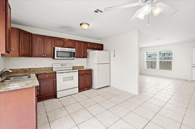 Building Photo - 143 W 28th St