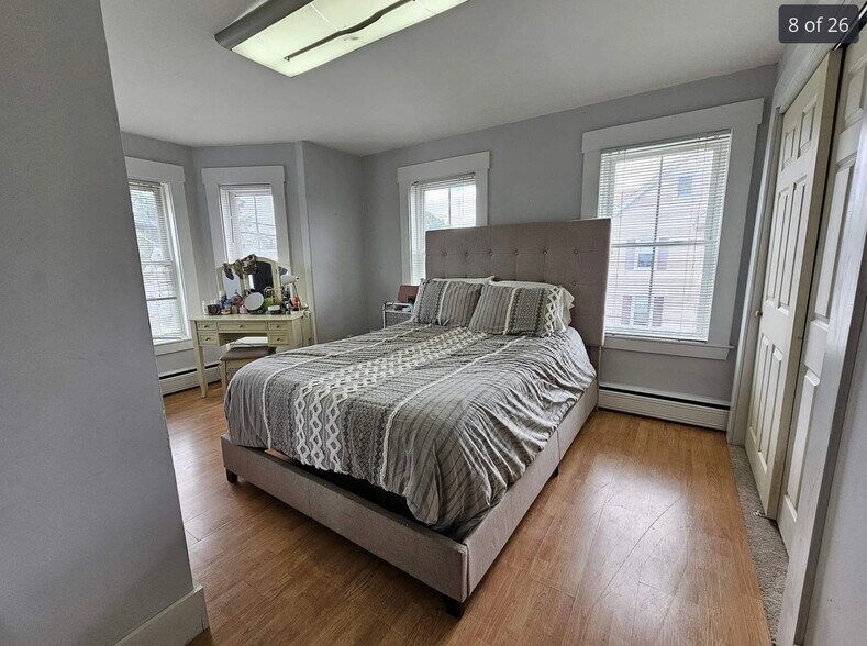 Building Photo - 377 Nashua St