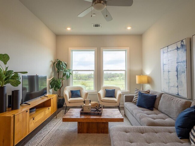 Building Photo - 4507 E Martin Luther King Jr Blvd