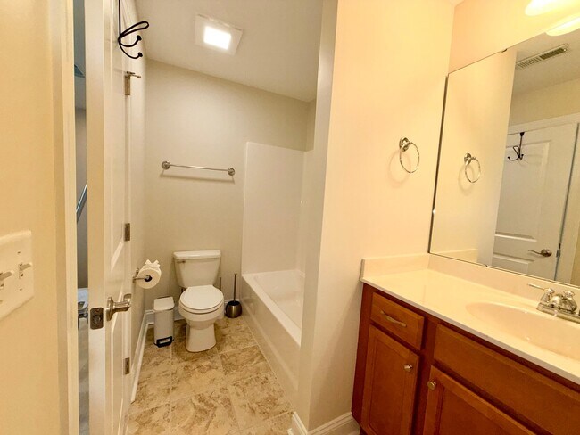 Building Photo - 92 Cypress Cir