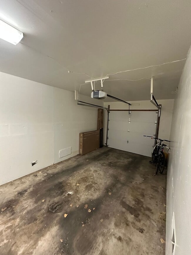 Building Photo - 1108 McHugh St