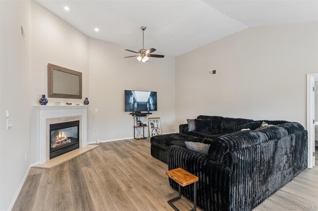 Building Photo - 3002 Willow Pond Dr