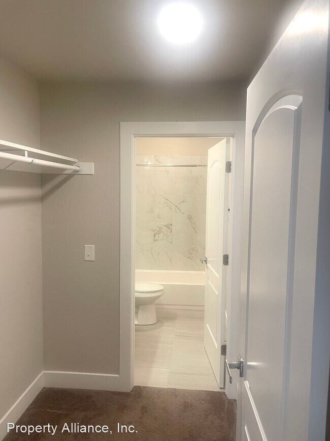 Building Photo - 2 br, 2 bath House - 1401 W. 85th Avenue #...