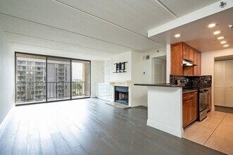 Building Photo - 50% Off First Month's Rent! Stellar Symphony Terrace Condo!