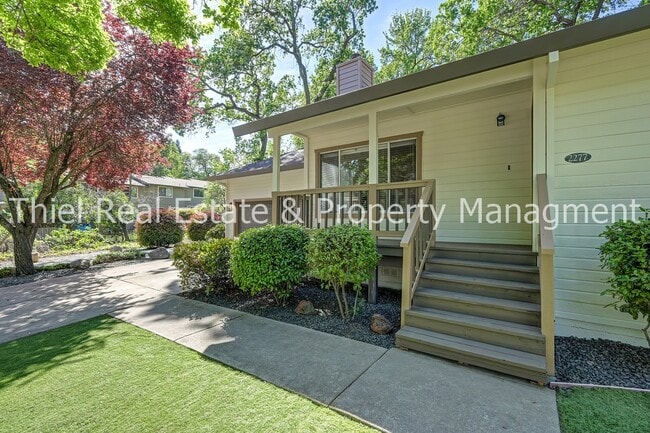 Building Photo - 2277 Knollwood Dr