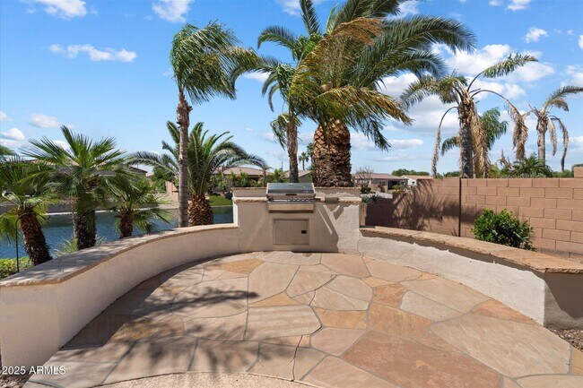 Building Photo - 743 E Torrey Pines Pl