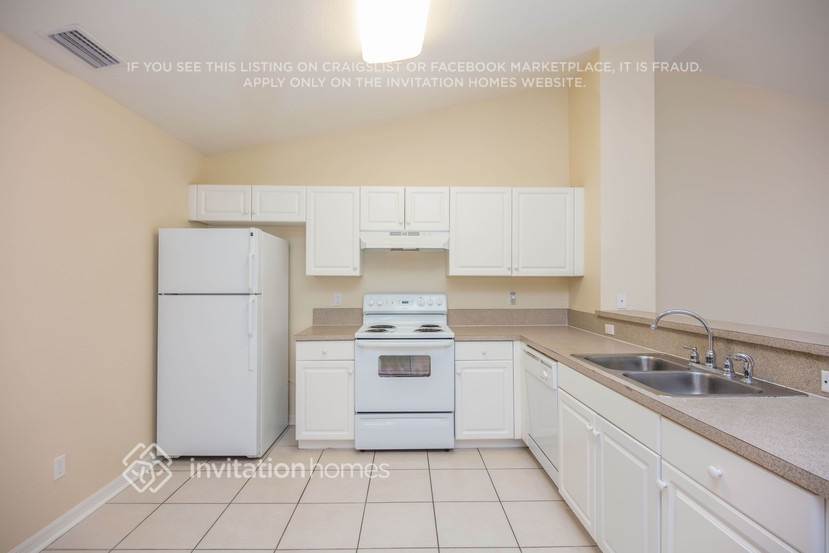 Building Photo - 867 Bedford Dr