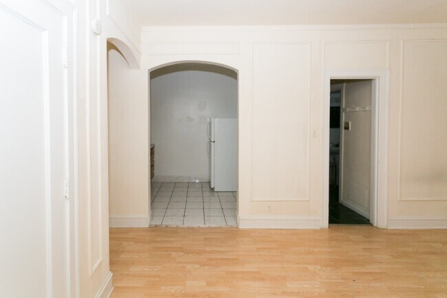 Building Photo - 4856 N Damen Ave