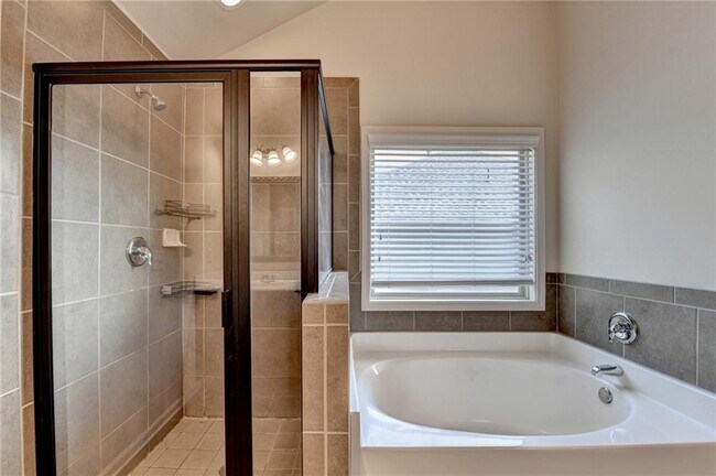 Building Photo - 1205 Apple Blossom Dr