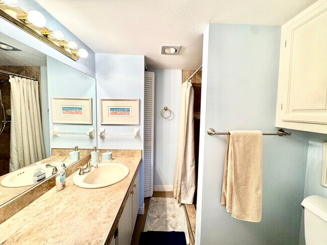 Building Photo - Fully Furnished 2 bedroom/ 2 bath with tranquil views in 55+ Community
