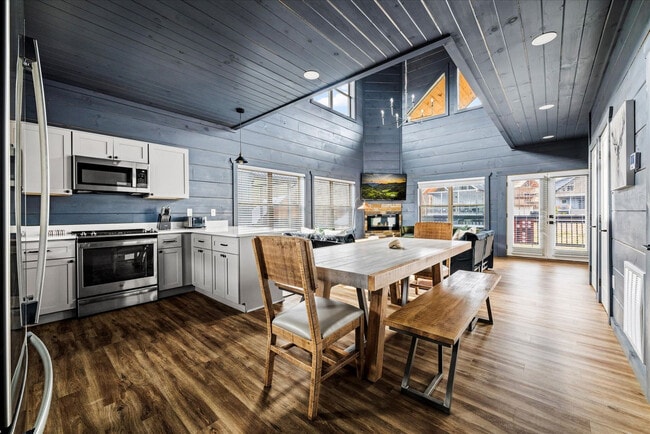 Building Photo - 528 Warbonnet Wy