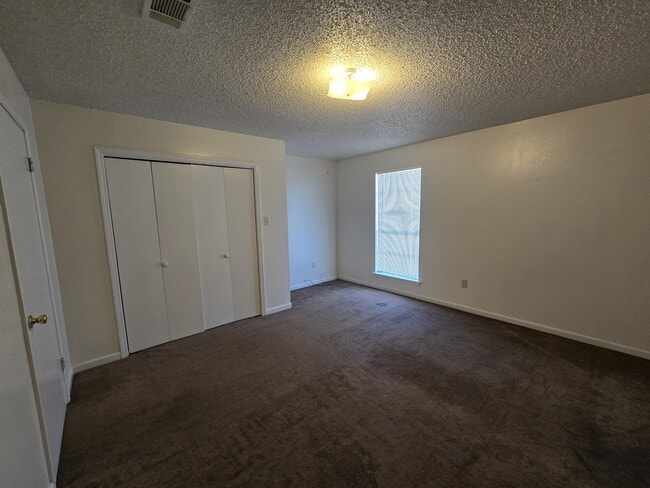 Building Photo - 115 Oak Ridge Ave