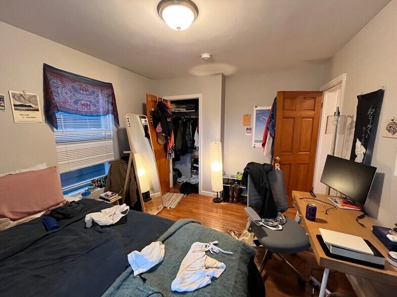 Building Photo - 350 Allston St