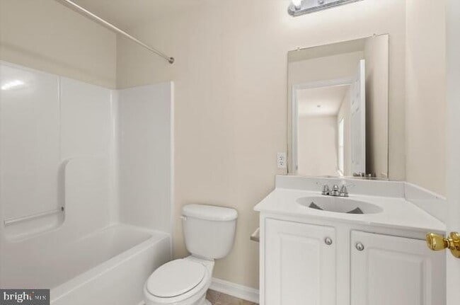 Building Photo - 1 Karendale Ct