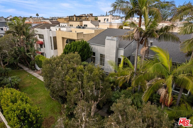 Building Photo - 131 Mast Mall