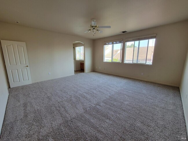 Building Photo - 1609 Vandenberg Cir