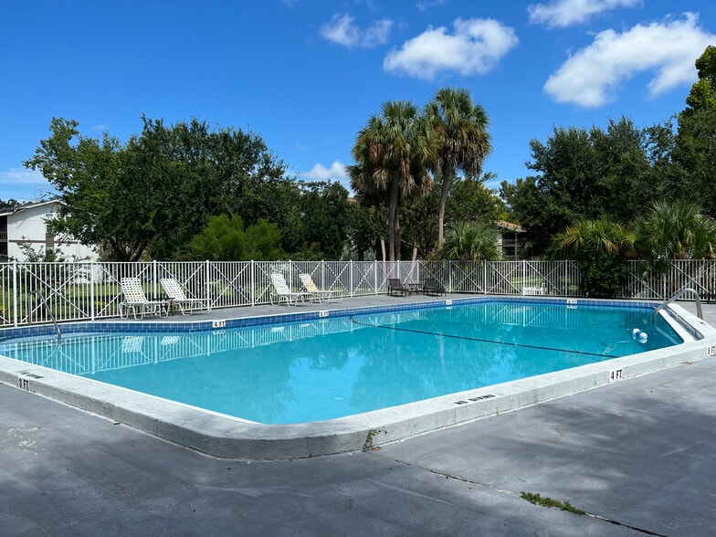 Building Photo - 6519 W Newberry Rd