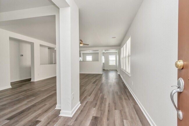 Building Photo - 7019 Parkford Meadow Dr