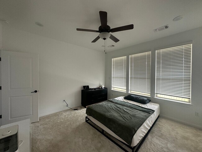 Building Photo - 3 Bed 2 Bath in Liberty Hill Tx