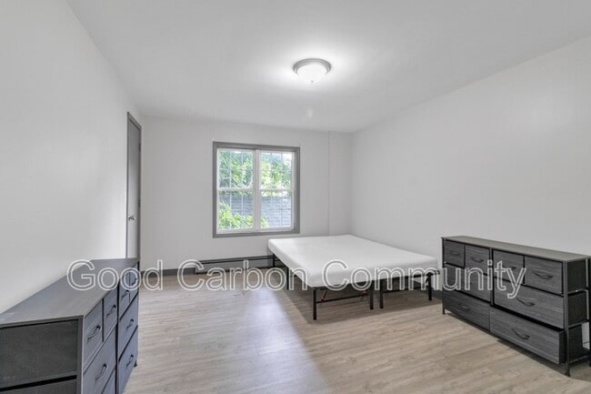 Building Photo - 48 Water St