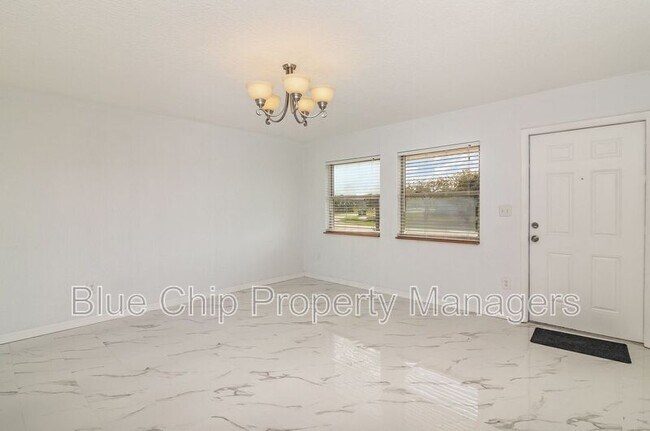 Building Photo - 921 Burn Dr NE
