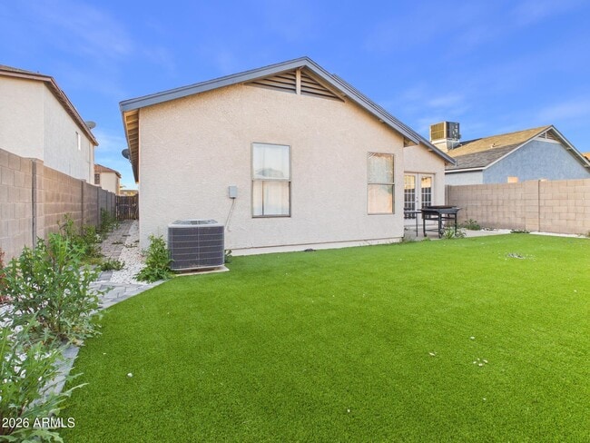 Building Photo - 11534 W Bloomfield Rd