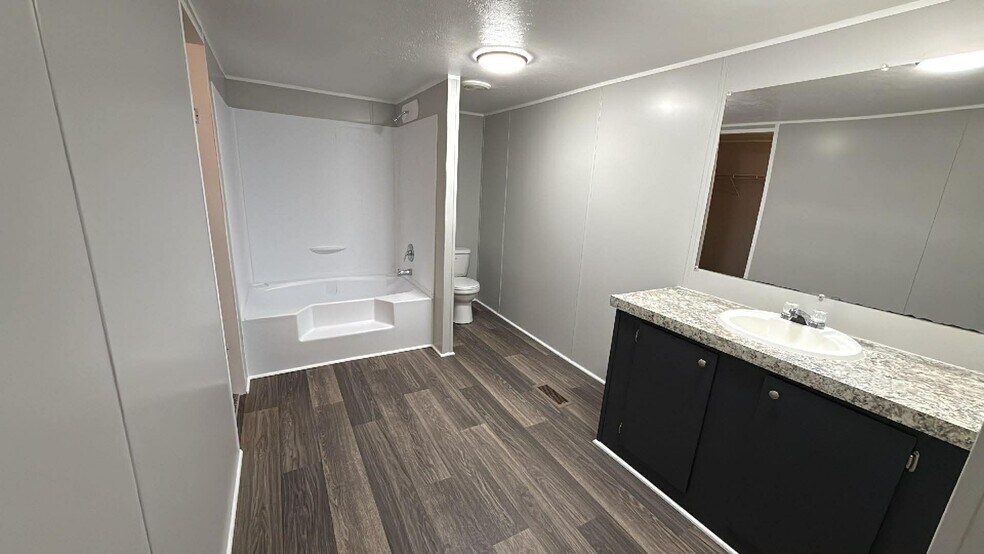 Building Photo - 120A Parker Dr