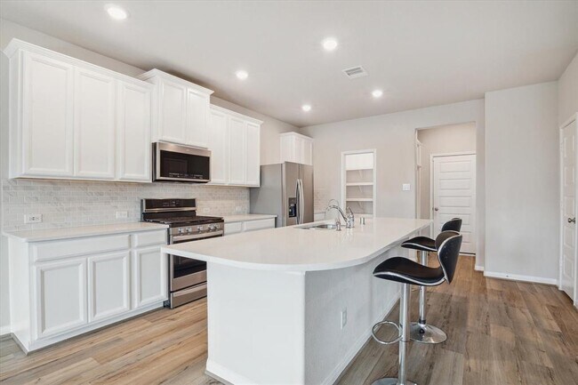 Building Photo - 1806 La Magnolia Dr