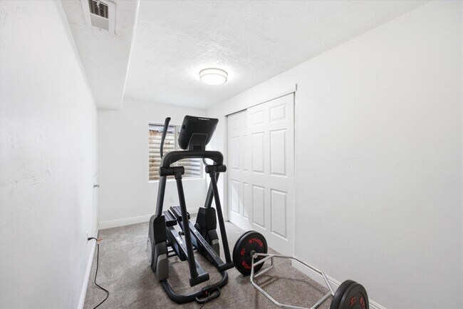 Building Photo - 4412 N Foxtrail Cir