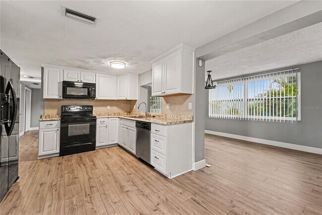 Building Photo - 3528 Rock Royal Dr