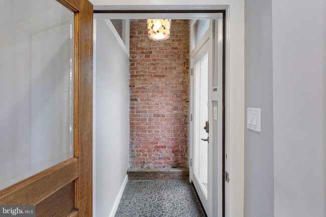 Building Photo - 1311 East Capitol St SE