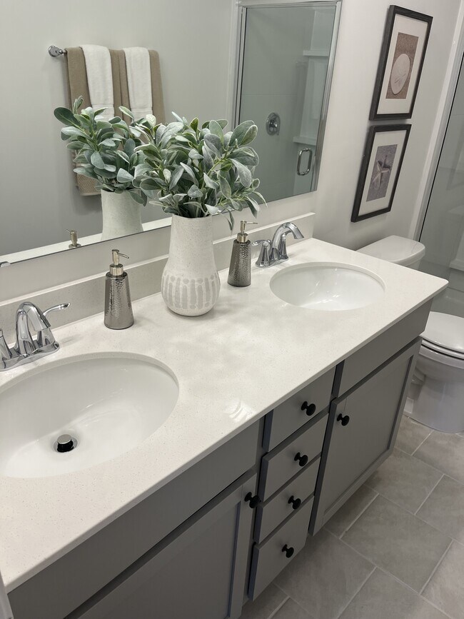 Building Photo - 230 1st St