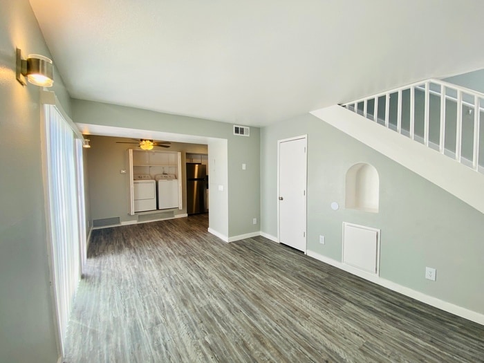 Building Photo - 335 S Railroad Ave